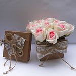 Аранжировка със сапунени рози