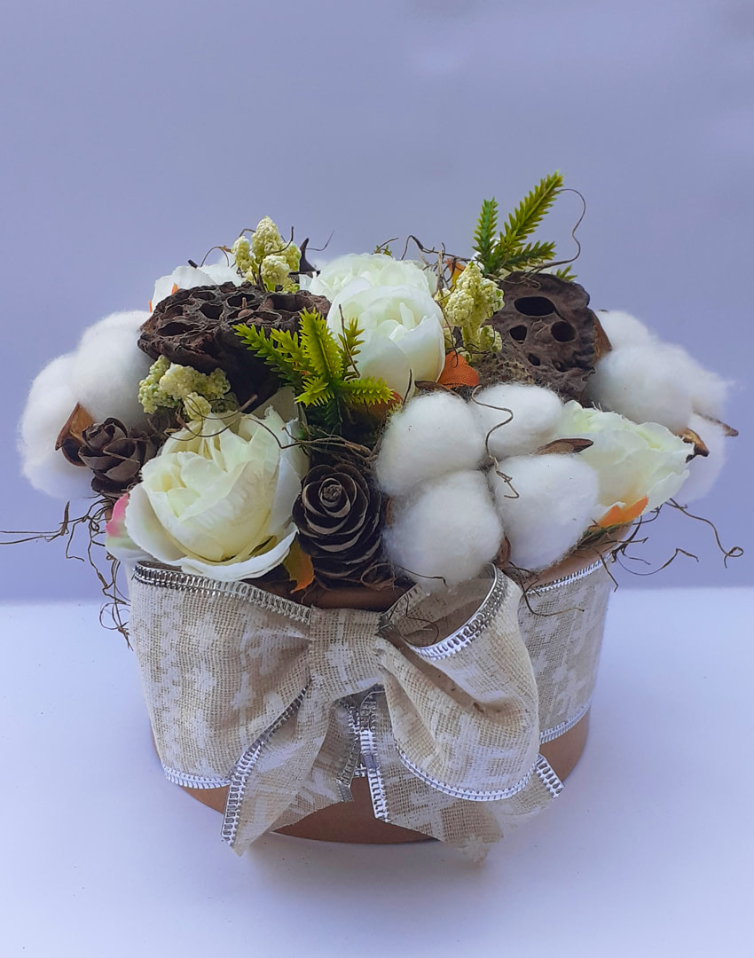 Аранжировка със стръкове памук и цветя - Image 1