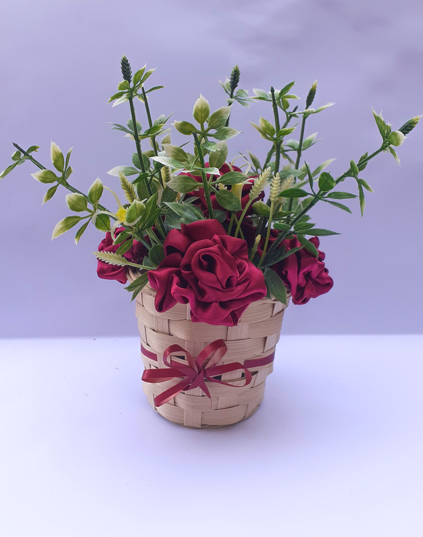 Кошничка със сатенени рози - Image 1